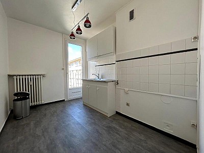 APPARTEMENT T2 A LOUER - ST ETIENNE - 43.3 m2 - 535 € charges comprises par mois