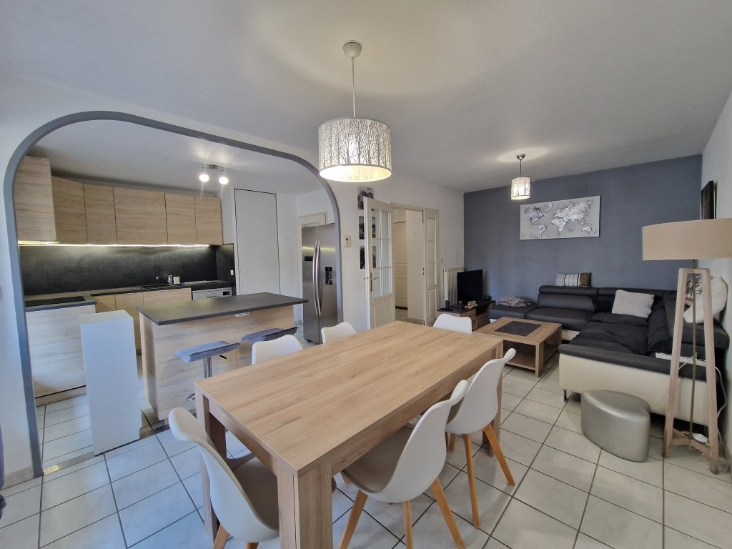 APPARTEMENT T2 A LOUER - ST PRIEST EN JAREZ - 54.78 m2 - 730 &euro; charges comprises par mois