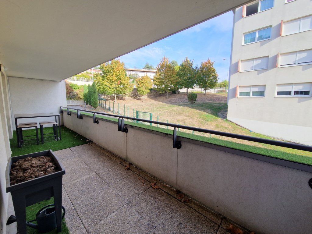 APPARTEMENT T2 A LOUER - ST PRIEST EN JAREZ - 54.78 m2 - 730 &euro; charges comprises par mois
