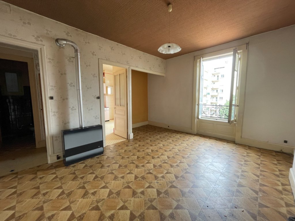 APPARTEMENT T2 A VENDRE - ST ETIENNE Carnot - 50.6 m2 - 35 000 &euro;