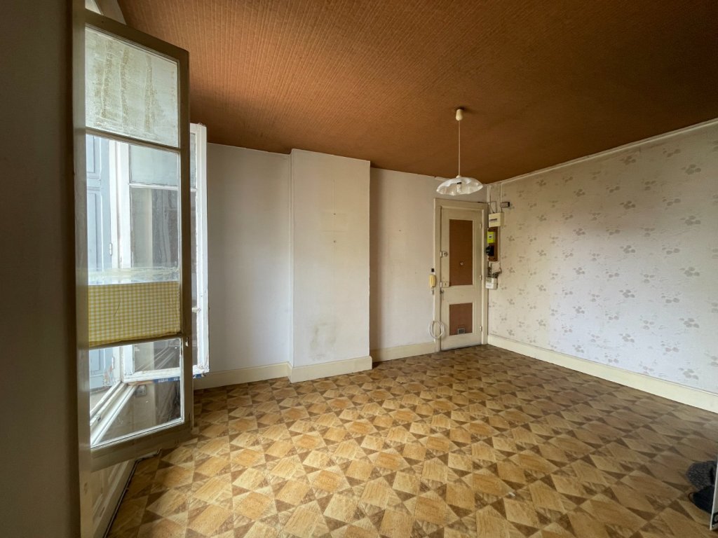 APPARTEMENT T2 A VENDRE - ST ETIENNE Carnot - 50.6 m2 - 35 000 &euro;