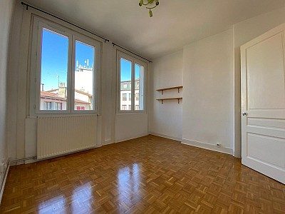 APPARTEMENT T2 A VENDRE - ST ETIENNE - 37.4 m2 - 54 500 €