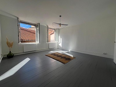 APPARTEMENT T2 A VENDRE - ST ETIENNE - 52 m2 - 55 000 €