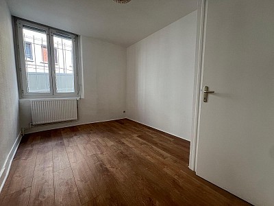 APPARTEMENT T2 A VENDRE - ST ETIENNE - 52 m2 - 55 000 €