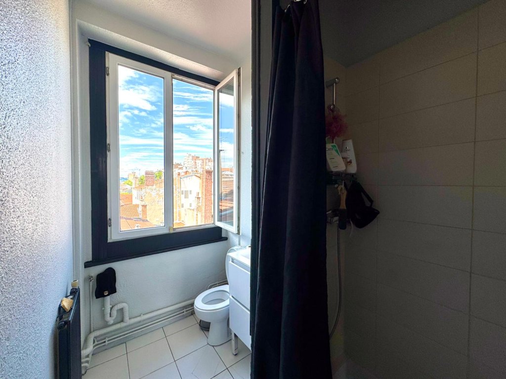 APPARTEMENT T2 A VENDRE - ST ETIENNE - 45 m2 - 75 000 &euro;
