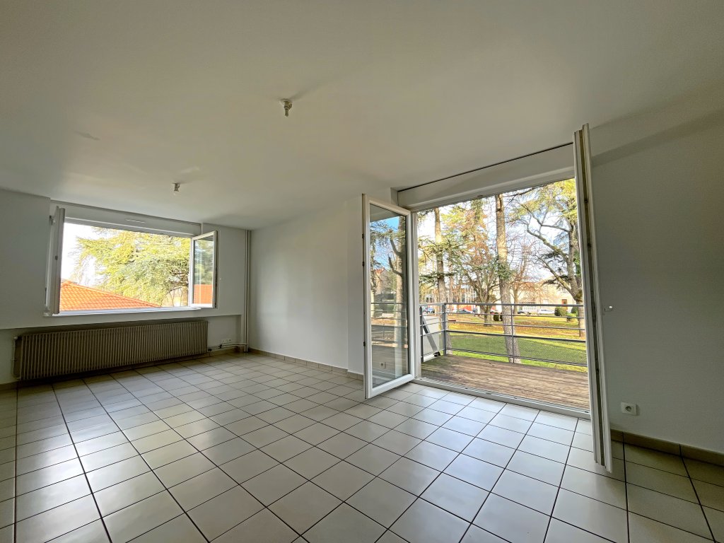APPARTEMENT T3 A LOUER - ANDREZIEUX BOUTHEON - 65.21 m2 - 815 &euro; charges comprises par mois
