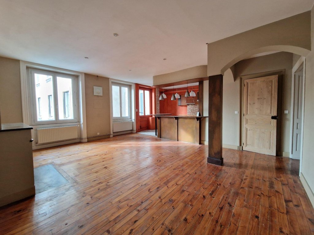 Appartement 4 pièces A LOUER - ST ETIENNE - 113 m2 - 890 &euro; charges comprises par mois