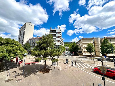 APPARTEMENT T3 A LOUER - ST ETIENNE - 80 m2 - 631 € charges comprises par mois