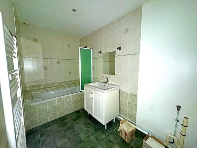APPARTEMENT T3 A LOUER - ST ETIENNE - 80 m2 - 631 € charges comprises par mois