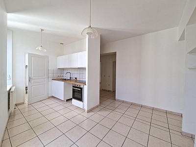 APPARTEMENT T3 A LOUER - ST ETIENNE - 72.5 m2 - 690 € charges comprises par mois