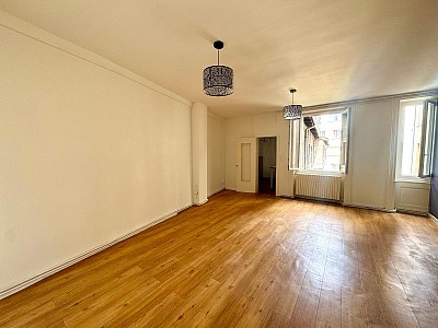 APPARTEMENT T3 A LOUER - ST ETIENNE - 84 m2 - 720 € charges comprises par mois