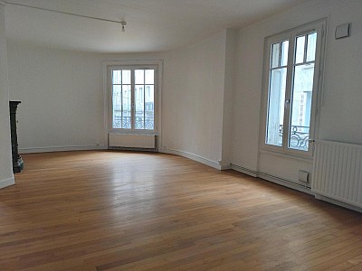 APPARTEMENT T3 A LOUER - ST ETIENNE - 82.19 m2 - 620 € charges comprises par mois