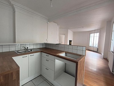 APPARTEMENT T3 A LOUER - ST ETIENNE - 82.19 m2 - 620 € charges comprises par mois