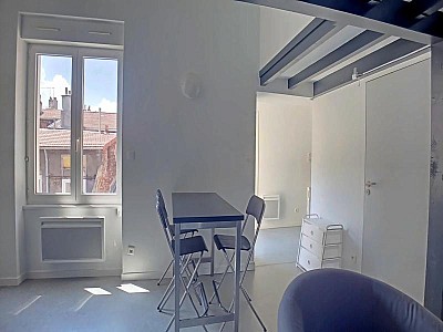 APPARTEMENT T3 A LOUER - ST ETIENNE - 49.19 m2 - 580 € charges comprises par mois