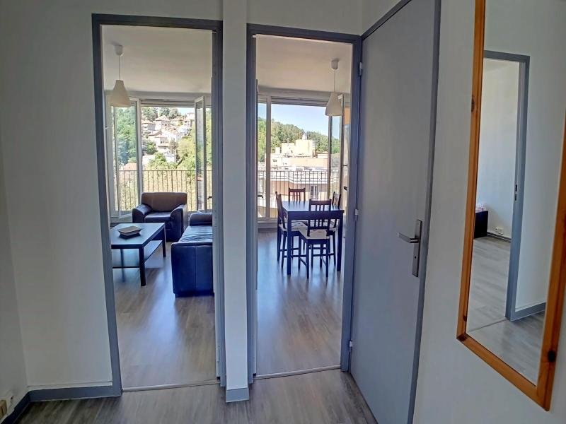 APPARTEMENT T3 A LOUER - ST ETIENNE - 63.98 m2 - 705 &euro; charges comprises par mois