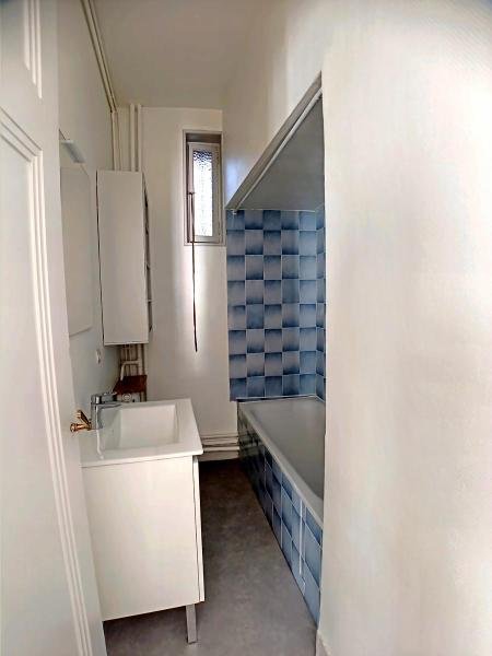APPARTEMENT T3 A LOUER - ST ETIENNE - 69.8 m2 - 736 &euro; charges comprises par mois