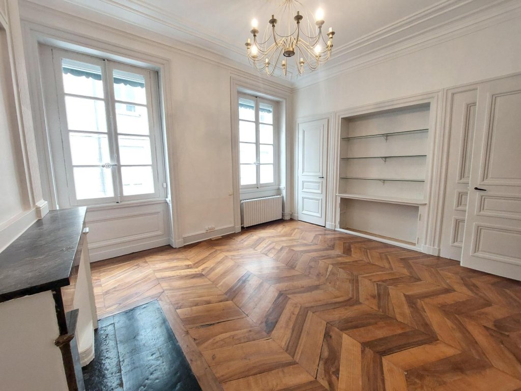 APPARTEMENT T3 A LOUER - ST ETIENNE - 71.89 m2 - 498 &euro; charges comprises par mois