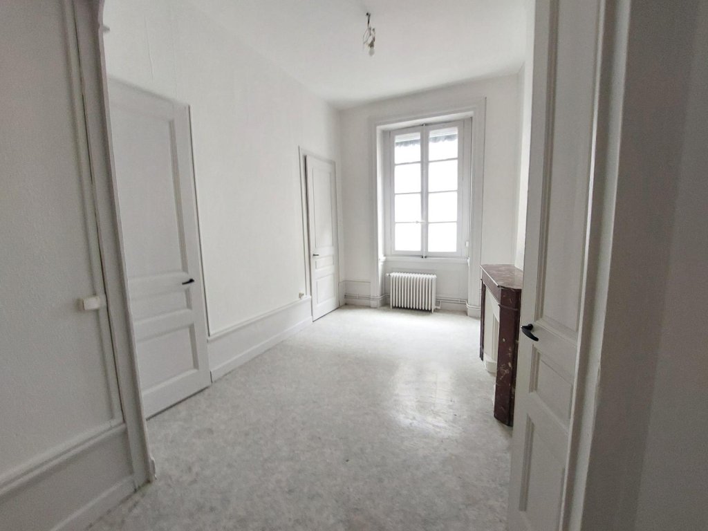 APPARTEMENT T3 A LOUER - ST ETIENNE - 71.89 m2 - 498 &euro; charges comprises par mois