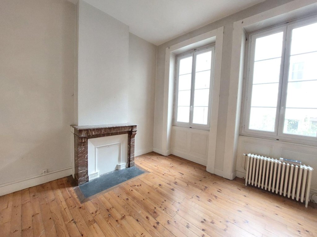 APPARTEMENT T3 A LOUER - ST ETIENNE - 71.89 m2 - 498 &euro; charges comprises par mois