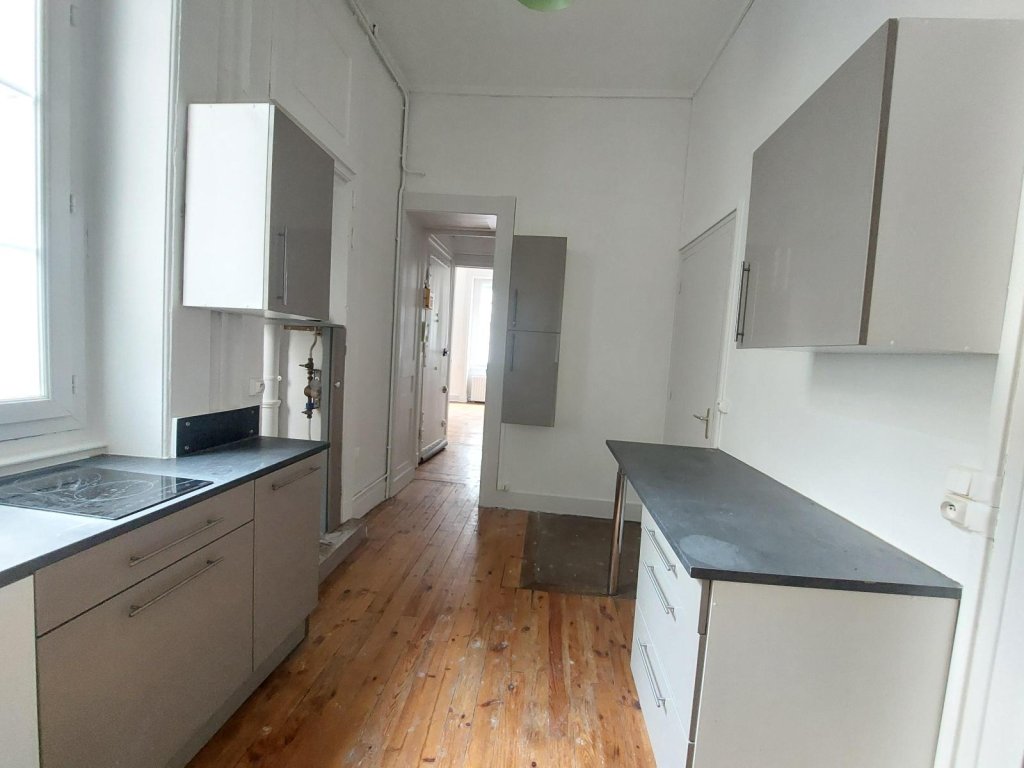 APPARTEMENT T3 A LOUER - ST ETIENNE - 71.89 m2 - 498 &euro; charges comprises par mois