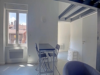 APPARTEMENT T3 A LOUER - ST ETIENNE - 49.19 m2 - 580 € charges comprises par mois