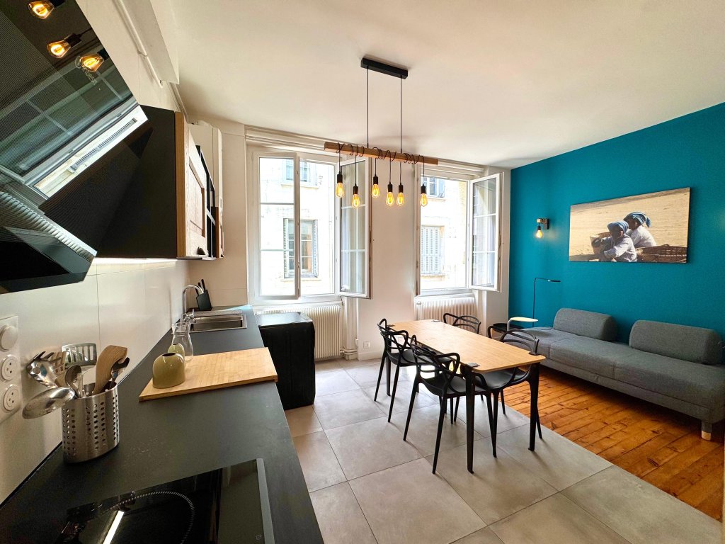APPARTEMENT T3 A LOUER - ST ETIENNE - 51.59 m2 - 695 &euro; charges comprises par mois