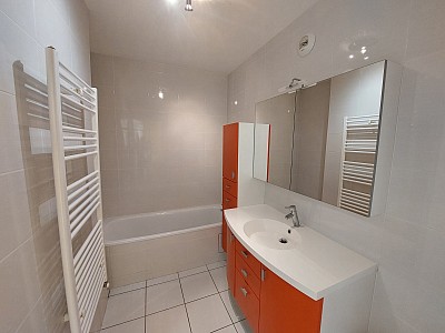 APPARTEMENT T3 A LOUER - ST ETIENNE - 88.68 m2 - 810 € charges comprises par mois