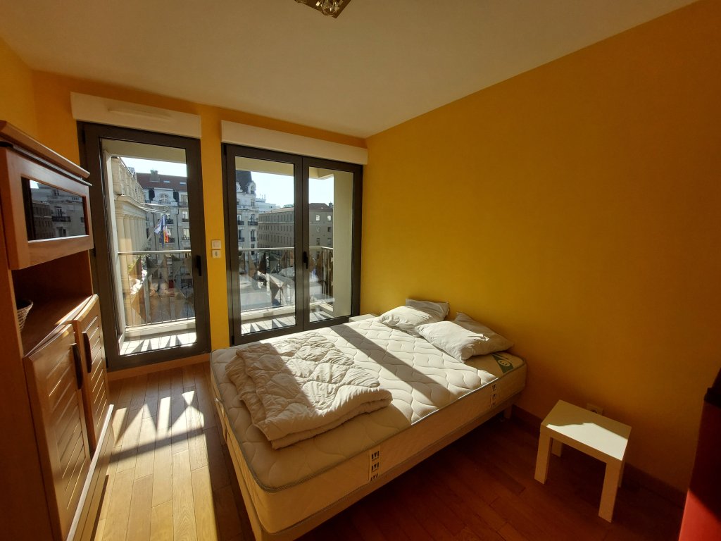 APPARTEMENT T3 A LOUER - ST ETIENNE - 88.68 m2 - 810 &euro; charges comprises par mois
