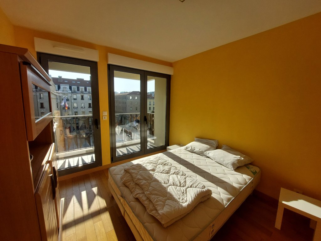 APPARTEMENT T3 A LOUER - ST ETIENNE - 88.68 m2 - 810 &euro; charges comprises par mois