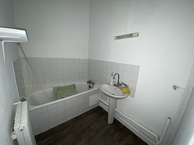 APPARTEMENT T3 A LOUER - ST ETIENNE - 57.2 m2 - 510 € charges comprises par mois