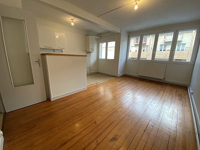 APPARTEMENT T3 A LOUER - ST ETIENNE - 63.21 m2 - 495 € charges comprises par mois