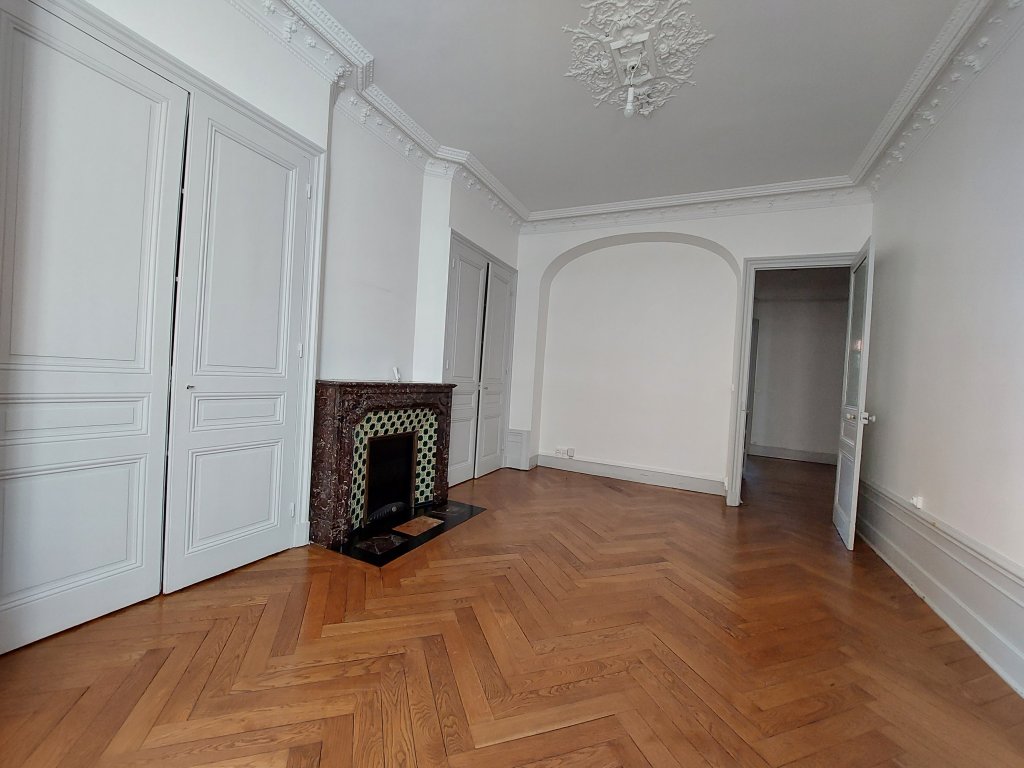 APPARTEMENT T3 A LOUER - ST ETIENNE - 87.77 m2 - 780 &euro; charges comprises par mois