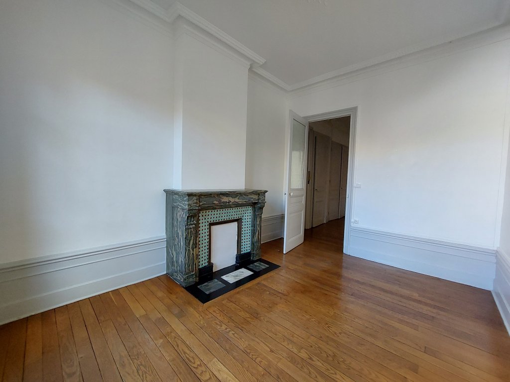 APPARTEMENT T3 A LOUER - ST ETIENNE - 87.77 m2 - 780 &euro; charges comprises par mois