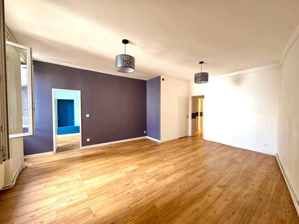 APPARTEMENT T3 A LOUER - ST ETIENNE - 87.28 m2 - 690 &euro; charges comprises par mois