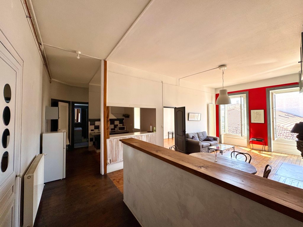 APPARTEMENT T3 A LOUER - ST ETIENNE - 78.59 m2 - 645 &euro; charges comprises par mois