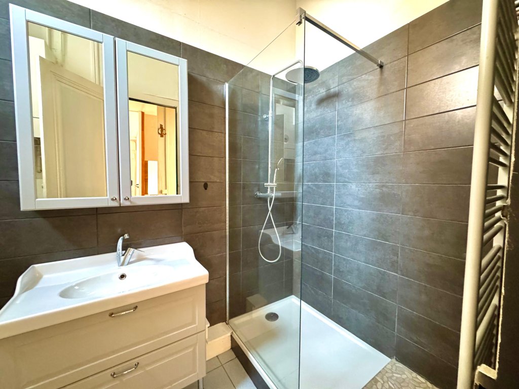 APPARTEMENT T3 A LOUER - ST ETIENNE - 78.59 m2 - 645 &euro; charges comprises par mois