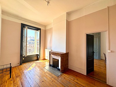 APPARTEMENT T3 A LOUER - ST ETIENNE - 78.59 m2 - 645 € charges comprises par mois