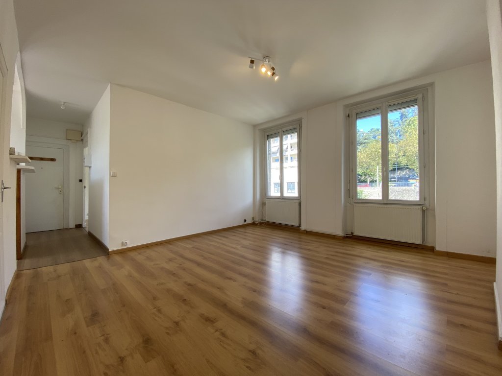 APPARTEMENT T3 A LOUER - ST ETIENNE - 54.2 m2 - 490 &euro; charges comprises par mois