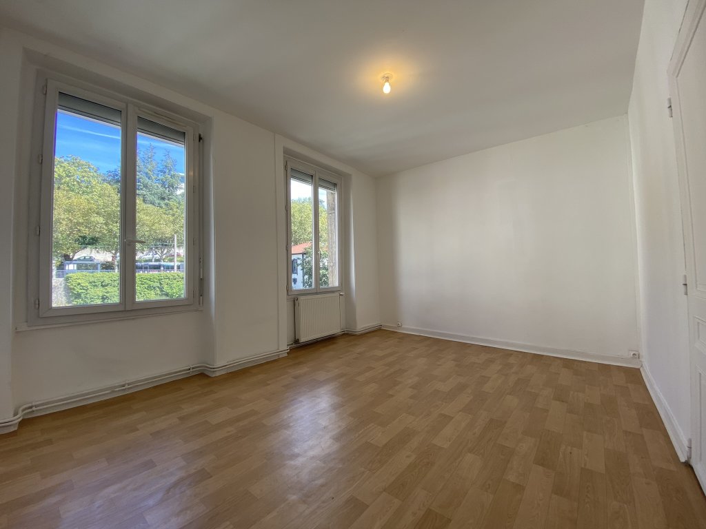 APPARTEMENT T3 A LOUER - ST ETIENNE - 54.2 m2 - 490 &euro; charges comprises par mois