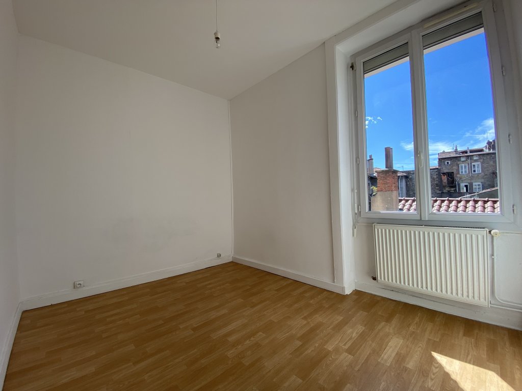 APPARTEMENT T3 A LOUER - ST ETIENNE - 54.2 m2 - 490 &euro; charges comprises par mois