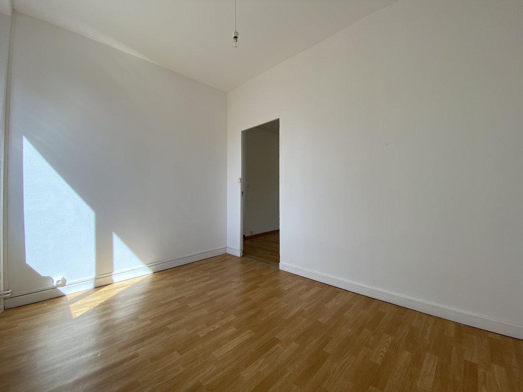 APPARTEMENT T3 A LOUER - ST ETIENNE - 54.2 m2 - 490 &euro; charges comprises par mois