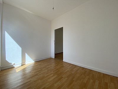 APPARTEMENT T3 A LOUER - ST ETIENNE - 54.2 m2 - 490 &euro; charges comprises par mois