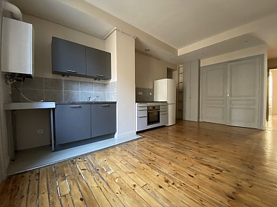 APPARTEMENT T3 A LOUER - ST ETIENNE - 51 m2 - 480 &euro; charges comprises par mois