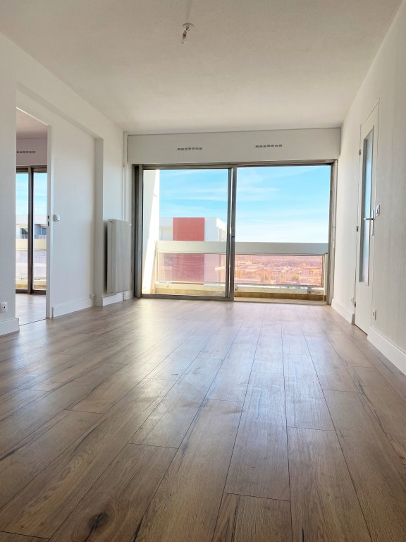 APPARTEMENT T3 A LOUER - ST ETIENNE - 68.68 m2 - 790 &euro; charges comprises par mois
