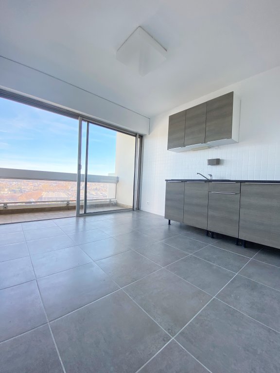 APPARTEMENT T3 A LOUER - ST ETIENNE - 68.68 m2 - 790 &euro; charges comprises par mois