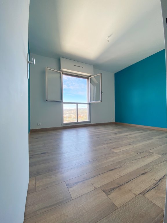 APPARTEMENT T3 A LOUER - ST ETIENNE - 68.68 m2 - 790 &euro; charges comprises par mois