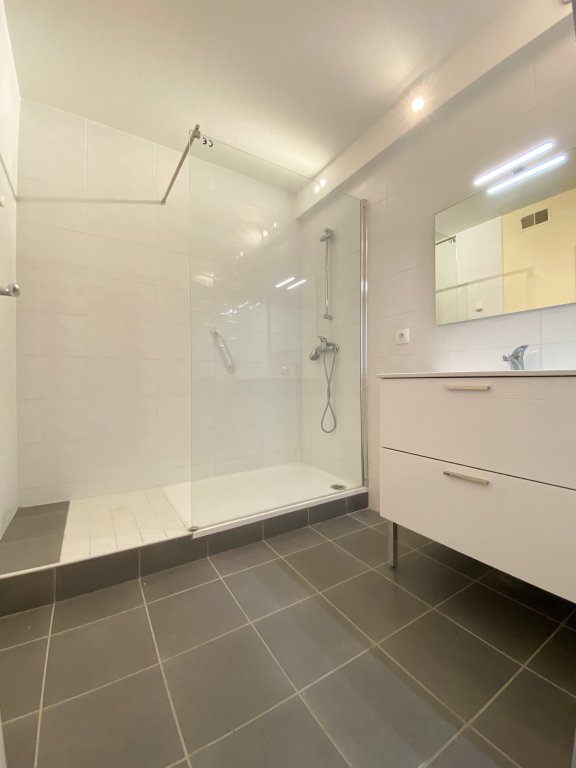 APPARTEMENT T3 A LOUER - ST ETIENNE - 68.68 m2 - 790 &euro; charges comprises par mois