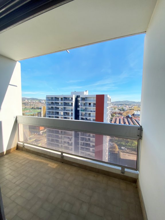 APPARTEMENT T3 A LOUER - ST ETIENNE - 68.68 m2 - 790 &euro; charges comprises par mois