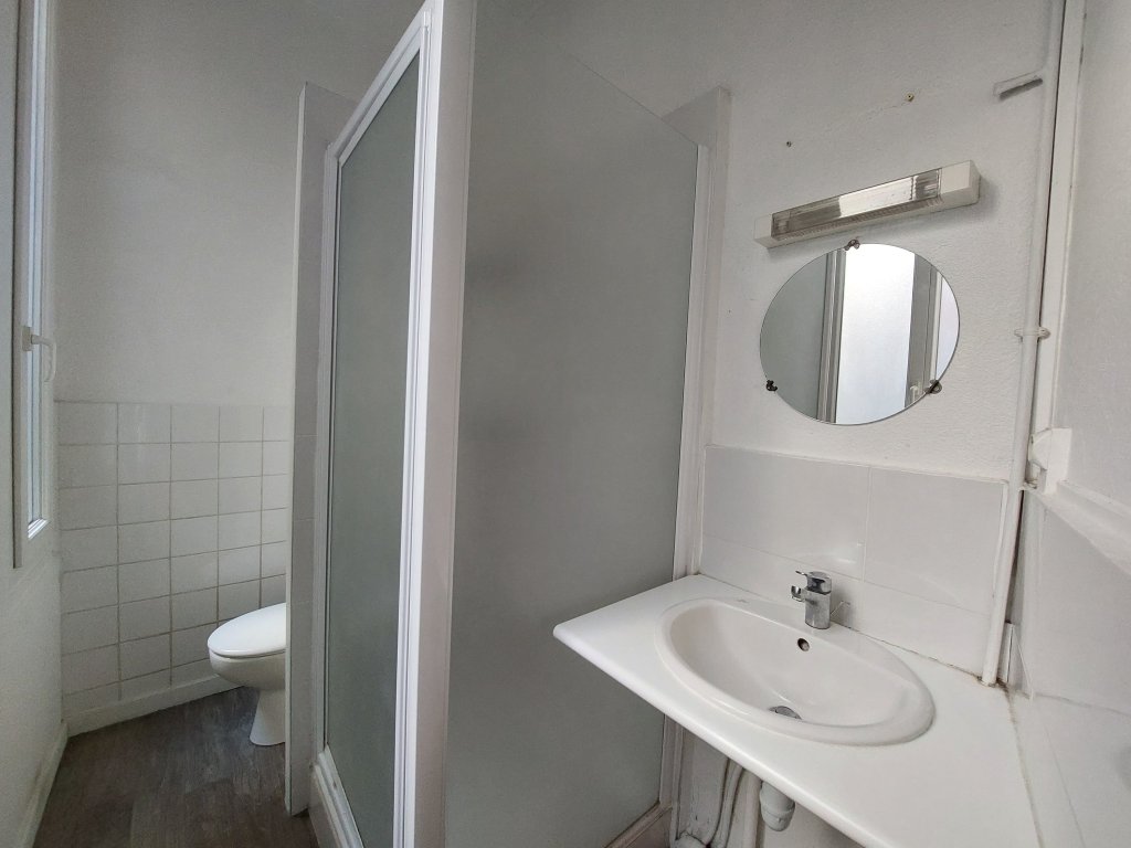 APPARTEMENT T3 A LOUER - ST ETIENNE - 79.43 m2 - 690 &euro; charges comprises par mois