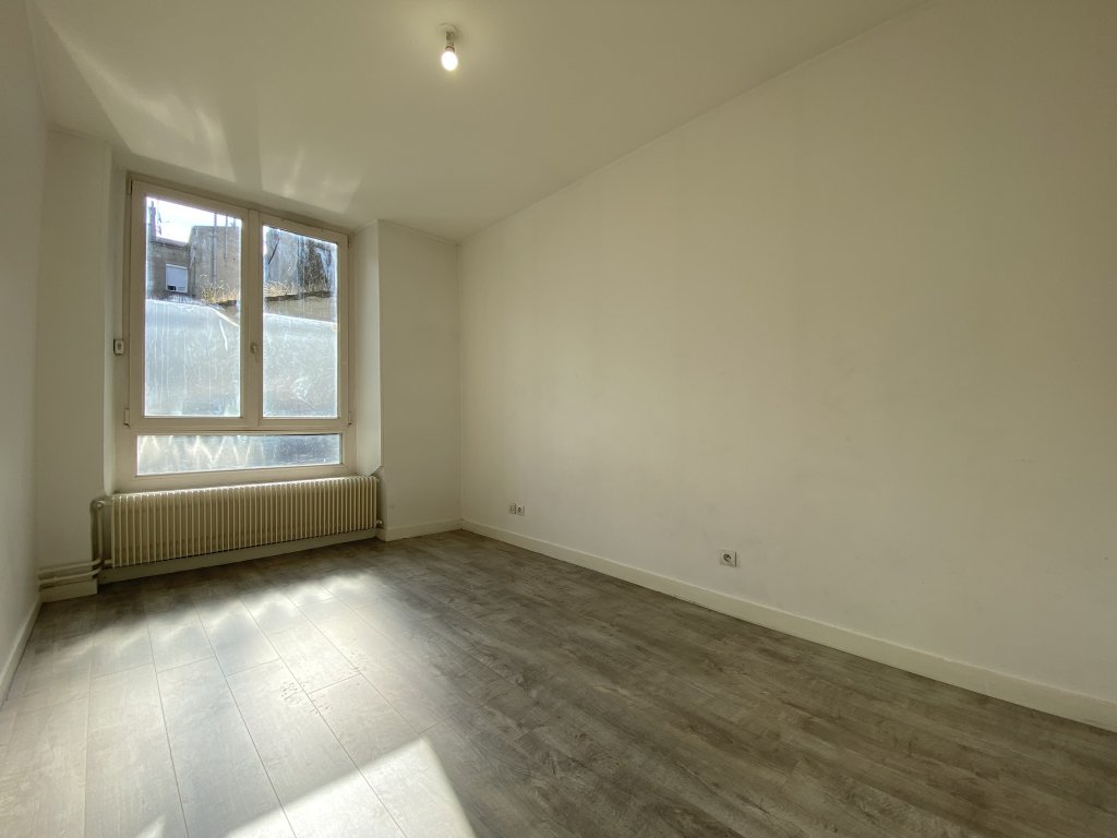 APPARTEMENT T3 A LOUER - ST ETIENNE - 59.28 m2 - 495 &euro; charges comprises par mois